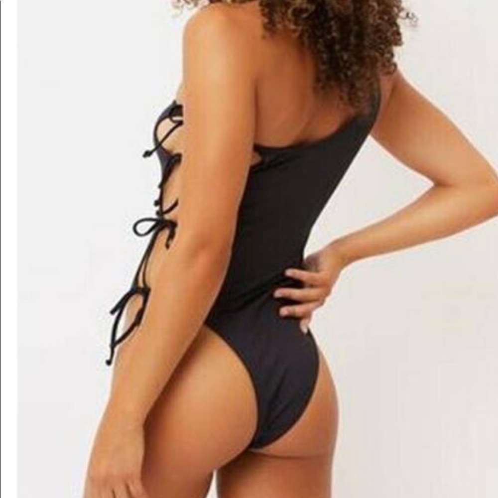 🇺🇸 FRANKIES BIKINIS HONEY ONE PIECE SWIMSUIT @A8.13.16